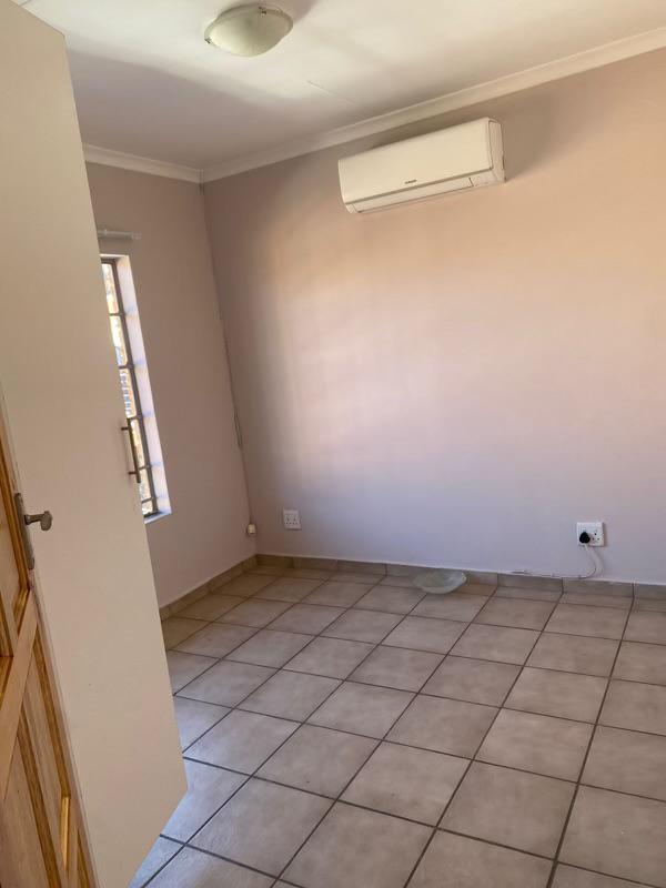 2 Bedroom Property for Sale in Die Bult Western Cape